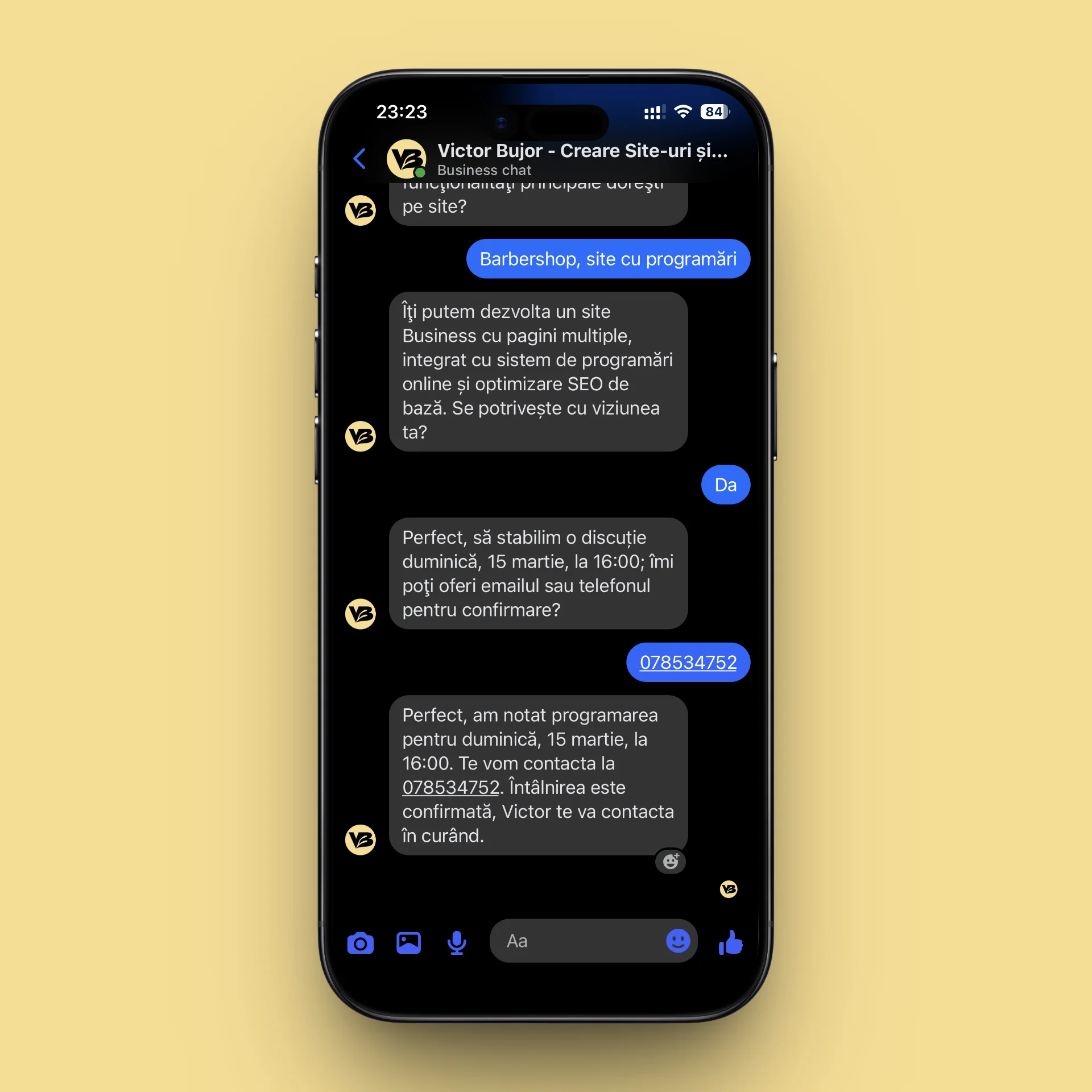 Sistemul propune o oră liberă din calendar și extrage automat datele de contact.